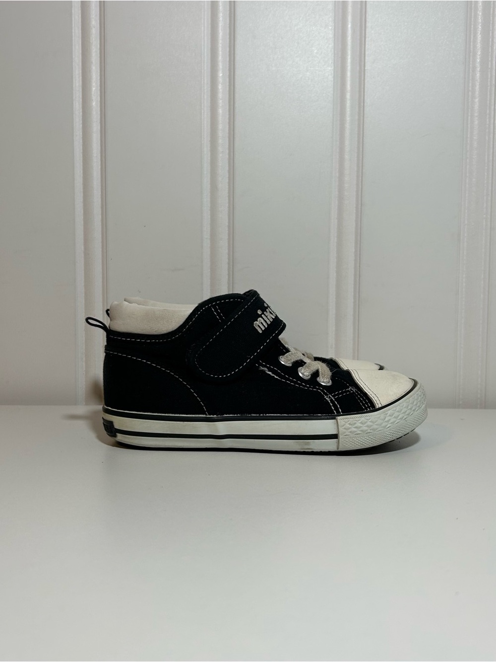 Miki house Kids Black and White High-Top Sneaker with Hook-and-Loop toddler 12